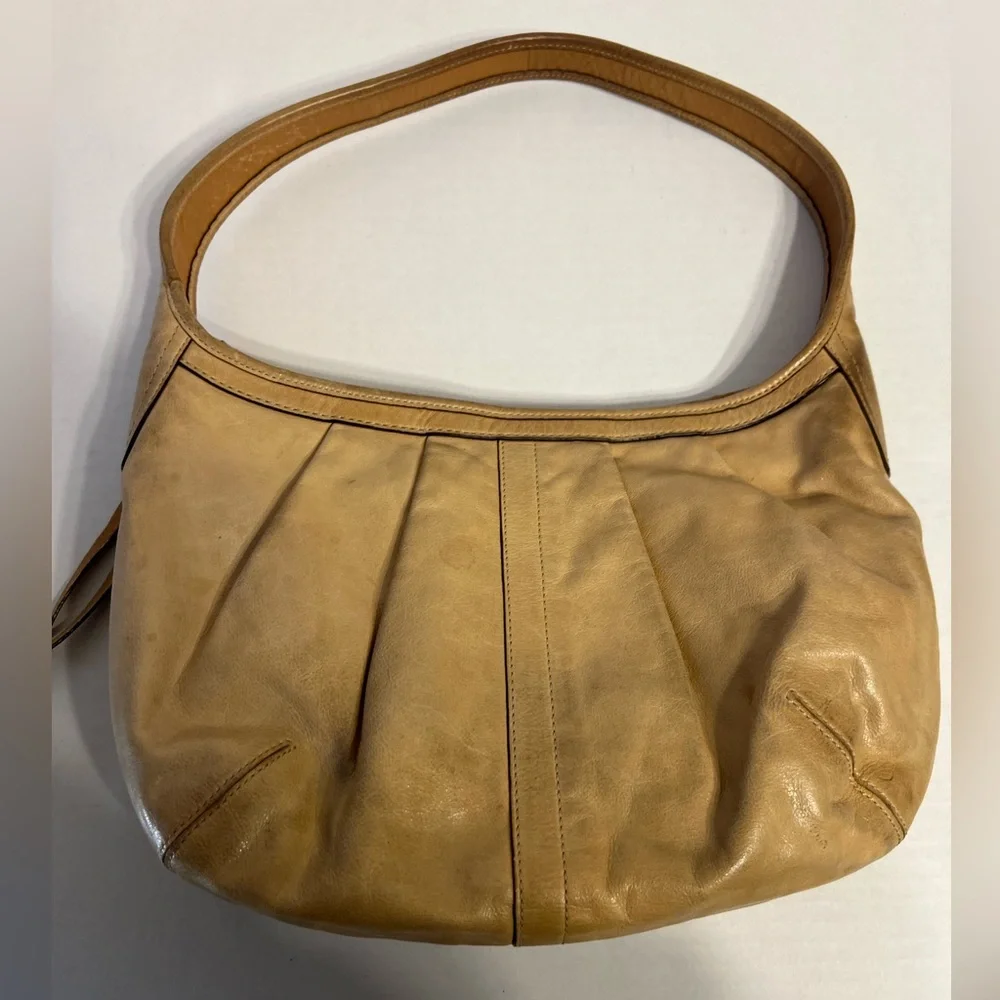 Coach vintage Ergo Y2K pleated half moon leather hobo Camel‎ style # 12235